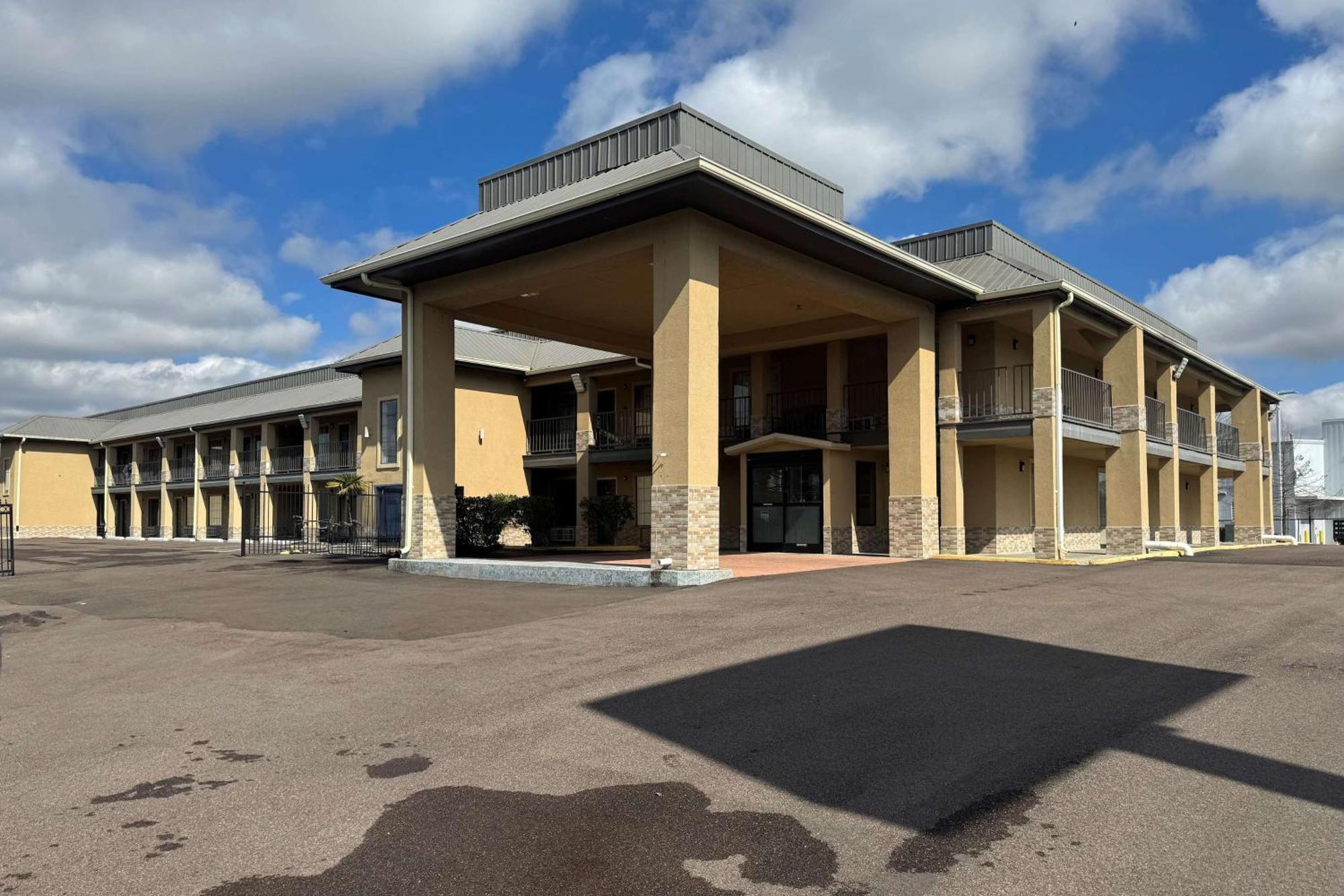Super 8 By Wyndham Jackson Ms Hotel Екстериор снимка