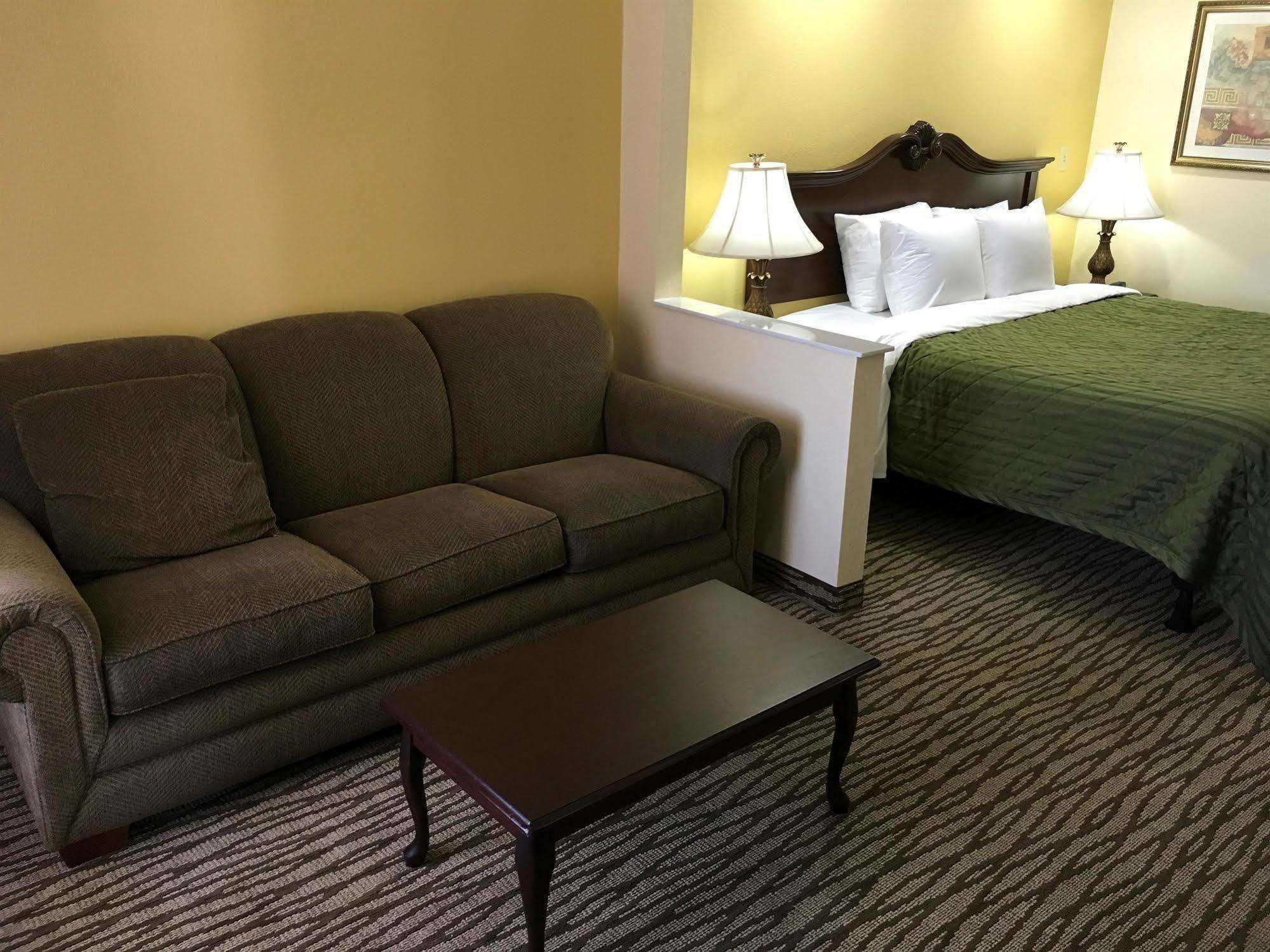 Super 8 By Wyndham Jackson Ms Hotel Екстериор снимка