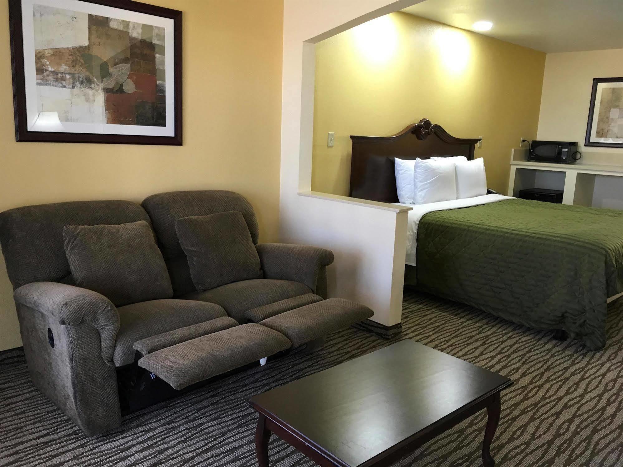 Super 8 By Wyndham Jackson Ms Hotel Екстериор снимка